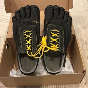 Used Vibram Fivefingers M3683 Speed XC Black/Yellow Shoes - Men’s 43